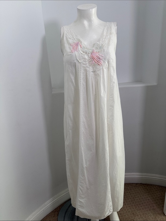 Natori Other - Natori Sacks Fifth Ave Vintage White Long Nightgown  Pink Embroidery lace Size M